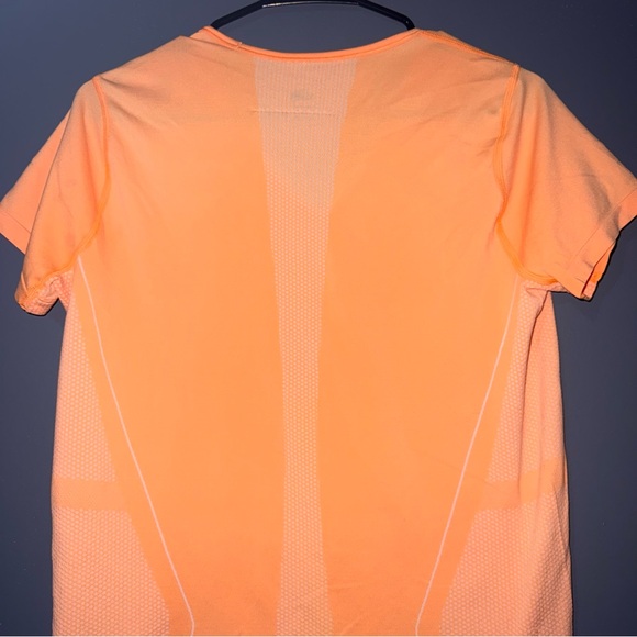 The North Face Women’s Performance V-Neck Active T-Shirt Orange Mesh Panels Sz L - Picture 7 of 9